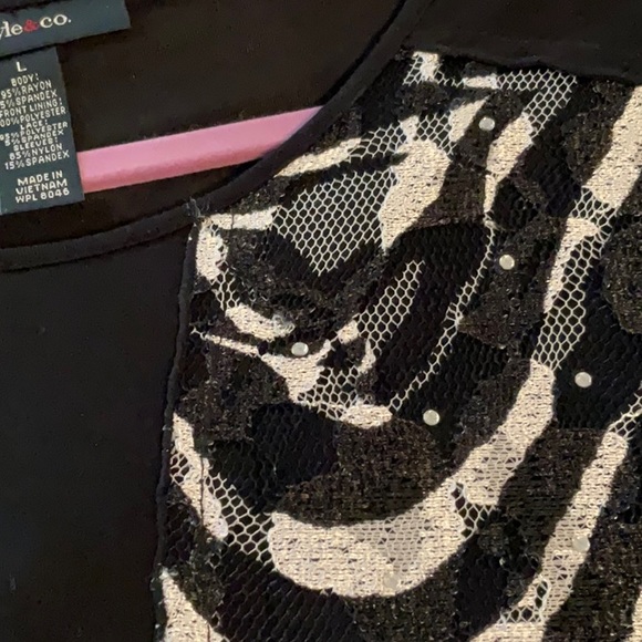 NWT. Style &  Co exotic print black and white blouse - Picture 4 of 4